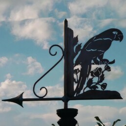 girouette de toit, girouette de toit artisanale, girouette de jardin artisanale, girouette de jardin originale, fabrication girouette de toit, girouetterie coudray macouard, fabrication girouette de toit, fabricant de girouette artisanale, fabricant de girouette, fabricant de girouette maine et loire,