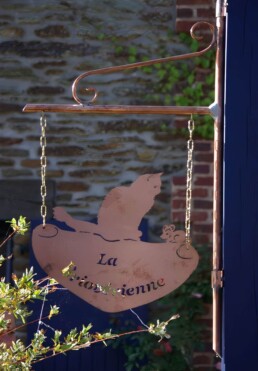girouette de toit, girouette de toit artisanale, girouette de jardin artisanale, girouette de jardin originale, fabrication girouette de toit, girouetterie coudray macouard, fabrication girouette de toit, fabricant de girouette artisanale, fabricant de girouette, fabricant de girouette maine et loire,